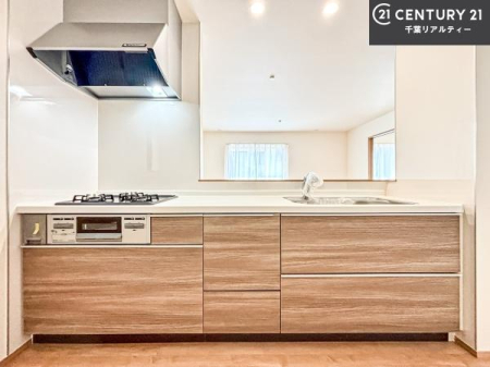 �L�b�`�� ���[�X�y�[�X���[�����Ă���A�L�b�`���܂�����������ƕۂ��Ȃ���A�L�X�Ƃ��������X�y�[�X���m�ہB���K�ȍ�Ɗ��ŁA�����̂����������X���[�Y�ɂ͂��ǂ�܂��B