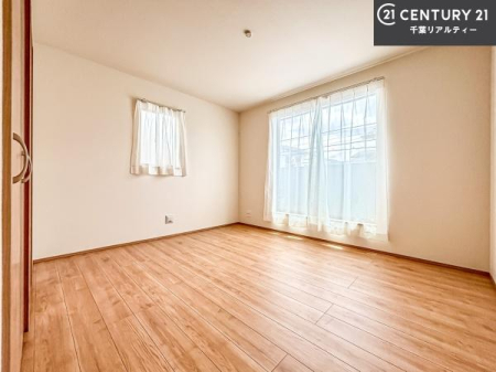 �m�� �o���R�j�[�ɖʂ��Ă���m���ł��B���邭�����肪����A���C����������ł��܂��I���N���āA�O�ɏo�Ĕw�L�т����[�ċz�����ǂ������}������邱�Ƃ��ł��܂��B