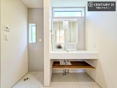 ���ʑ�E���ʏ� �I�[�v���^�C�v�̐��ʑ�́A�������ōa���Ȃ�������ꂪ���₷�����͓I�Ȑ��ʑ�ł��I�����̐g�x�x�����K�I
