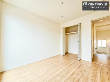 �q������ ���[�X�y�[�X�����Ă��܂��I�������X�b�L�����ڂ��鎖���ł��܂��ˁB
�Ƌ��I�΂Ȃ��V���v���ȃf�U�C���ׁ̈A�Ƌ��I�΂����C�ɓ���̋�ԍ�肪�ł������ł��ˁB