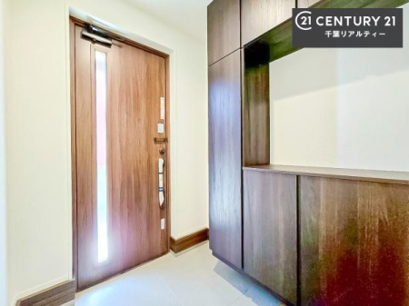 ���� �V���[�Y�{�b�N�X�t���Ȃ̂ŁA���ւ��Еt�����|�������₷���ł��I
�X�b�L���������ւŌ˂��J�����u�ԁA�������̂���S�n������Ԃ��o�}���Ă���܂��B