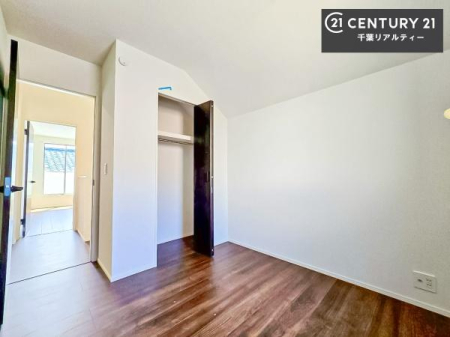 �q������ ���[�X�y�[�X�����Ă��܂��I�������X�b�L�����ڂ��鎖���ł��܂��ˁB
�Ƌ��I�΂Ȃ��V���v���ȃf�U�C���ׁ̈A�Ƌ��I�΂����C�ɓ���̋�ԍ�肪�ł������ł��ˁB