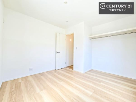 �q������ ���[�X�y�[�X�����Ă��܂��I�������X�b�L�����ڂ��鎖���ł��܂��ˁB
�Ƌ��I�΂Ȃ��V���v���ȃf�U�C���ׁ̈A�Ƌ��I�΂����C�ɓ���̋�ԍ�肪�ł������ł��ˁB