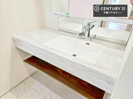 ���ʑ�E���ʏ� �[�����ʑ�{�E���́A�������˂ɂ����̂ł�����ꂪ�y�X�I���������ۂĂ܂��I
�L���C�Ȑ��ʏ��Ŏ��������̃��`�x�[�V�������オ��܂��ˁI