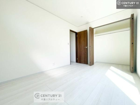 �m�� �V���v���Ƀf�U�C������Ă��邽�߁A�Ƌ��I�т܂���I
���C�ɓ���̉Ƌ��u���Ă��낰���Ԃ���邱�Ƃ��ł��܂��B�i�{�H��j
