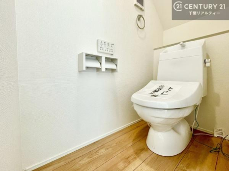 �g�C�� �������֍��ɂ��A�~��͕֍����g�����ł���̂ŗ₽���֍��ɍ��炸�ɍςފ������d�l�ł��I�V���v���ȃJ���[����Ƃ��Ă���̂ŁA������ꂪ���₷���ł��B