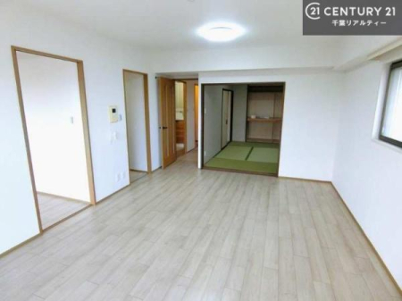 ���r���O �S�n�ǂ����r���O�͉Ƒ������R�ƏW�܂�܂��B�Ƒ��c�R�̎��Ԃ����������ł��B���Ƒ��ƁA����w�[���������Ԃ��߂��������ł��ˁB