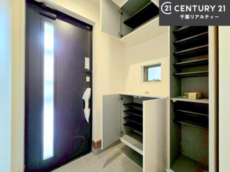���� �V���[�Y�{�b�N�X�t���Ȃ̂ŁA���ւ��Еt�����|�������₷���ł��I
�X�b�L���������ւŌ˂��J�����u�ԁA�������̂���S�n������Ԃ��o�}���Ă���܂��B