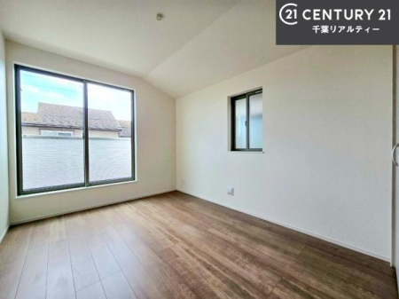 �m�� �o���R�j�[�ɖʂ��Ă���m���ł��B���邭�����肪����A���C����������ł��܂��I���N���āA�O�ɏo�Ĕw�L�т����[�ċz�����ǂ������}������邱�Ƃ��ł��܂��B
