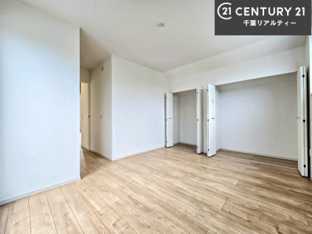 �m�� ���邭���ʂ��̗ǂ������ł��B�u�V���v���v�Ƀf�U�C�����ꂽ�����B���R�x�������̂ŉƋ�⃌�C�A�E�g�ł��D�݂̋�Ԃ�n��グ���܂��B�����x�A���n�ɂĂ��m�F���������B