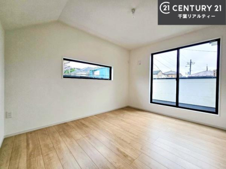 �m�� �o���R�j�[�ɖʂ��Ă���m���ł��B���邭�����肪����A���C����������ł��܂��I���N���āA�O�ɏo�Ĕw�L�т����[�ċz�����ǂ������}������邱�Ƃ��ł��܂��B