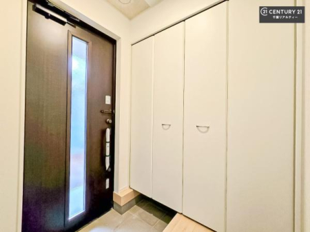 ���� �V���[�Y�{�b�N�X�t���Ȃ̂ŁA���ւ��Еt�����|�������₷���ł��I
�X�b�L���������ւŌ˂��J�����u�ԁA�������̂���S�n������Ԃ��o�}���Ă���܂��B