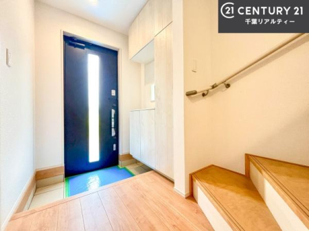 ���� ���ċA���Ă��Ă��A�������܁I�����������Ȃ�A�D�����}������Ă�����ԂɂȂ��Ă��܂��B
���邭��������錺�ւł��I