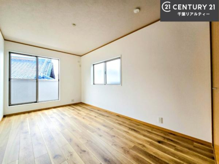 �m�� �o���R�j�[�ɖʂ��Ă���m���ł��B���邭�����肪����A���C����������ł��܂��I���N���āA�O�ɏo�Ĕw�L�т����[�ċz�����ǂ������}������邱�Ƃ��ł��܂��B