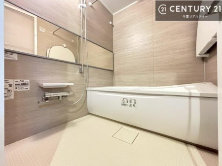 ���� �������������l�̕��͋C�̃o�X���[���́A�����o�Ă��ăo�X�^�C�����[���I
���d���撣���Ă��邲�J���ɂ��D�݂̍���̓����܂����āA�y����ł݂Ă͂������ł��傤���H