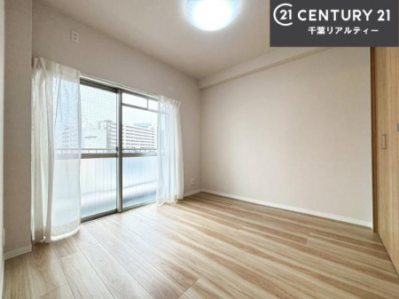 �m�� �o���R�j�[�ɖʂ��Ă���m���ł��B���邭�����肪����A���C����������ł��܂��I���N���āA�O�ɏo�Ĕw�L�т����[�ċz�����ǂ������}������邱�Ƃ��ł��܂��B