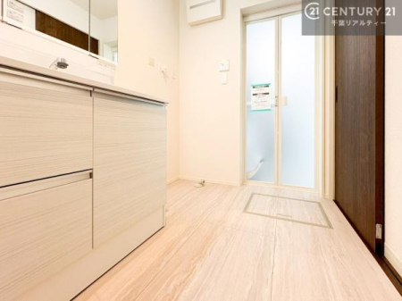 ���ʑ�E���ʏ� �y���n�̔���J�Ò��z�g�Ȃ�𐮂�����ʏ��́A���������厖�ł��I������̐������̂��镵�͋C�����o�I�C�����悭���g�����������܂��B�L�X�����X�y�[�X���������ł��ˁI
