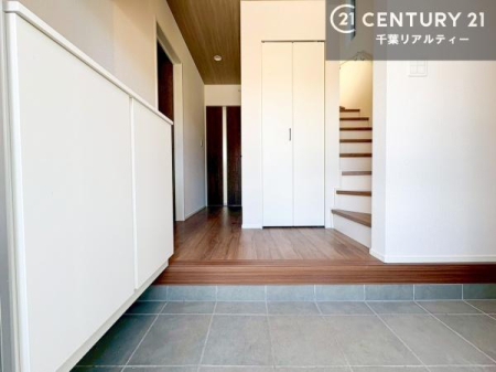 ���� �y���n�̔���J�Ò��z�V���[�Y�{�b�N�X�t���Ȃ̂ŁA���ւ��Еt�����|�������₷���ł��I
�X�b�L���������ւŌ˂��J�����u�ԁA�������̂���S�n������Ԃ��o�}���Ă���܂��B