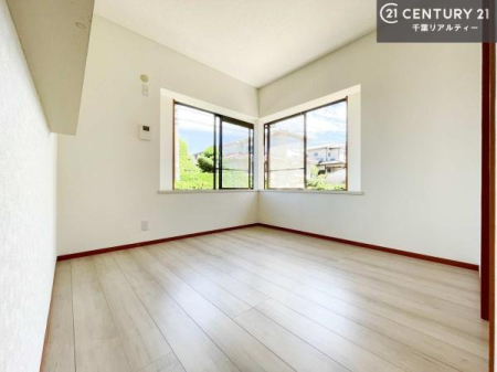 �Q�� 2�ʍ̌����m�ۂ������邢�����́A���ʂ����ǂ��A���邭��ϋ��S�n�̗ǂ���ԂƂȂ��Ă���܂��B�����b�N�X���ĉ߂�����S�n�̗ǂ��������ł��I���̖ڊo�߂��X�b�L�����܂��ˁI