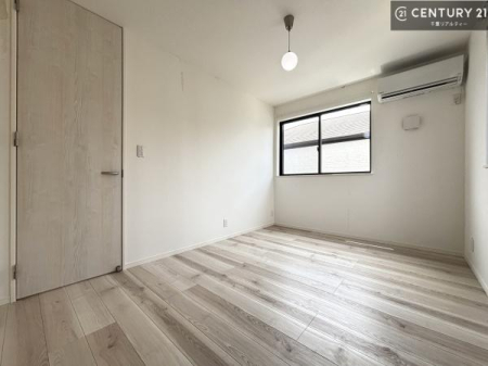 �m�� �V���v���Ƀf�U�C������Ă��邽�߁A�Ƌ��I�т܂���I
���C�ɓ���̉Ƌ��u���Ă��낰���Ԃ���邱�Ƃ��ł��܂��B
