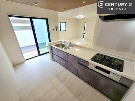 �L�b�`�� ��Ƃ肠�钲���X�y�[�X�ō�Ƃ����₷�����K�ȃL�b�`���ł��I
���q�l�ƈꏏ�ɂ��َq������y���߂�L�X�X�y�[�X�ł��B�y�����������ԂɂȂ肻���ł��ˁI