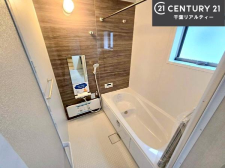 ���� �������������l�̕��͋C�̃o�X���[���́A�����o�Ă��ăo�X�^�C�����[���I
���d���撣���Ă��邲�J���ɂ��D�݂̍���̓����܂����āA�y����ł݂Ă͂������ł��傤���H