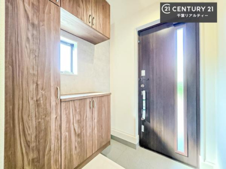 ���� �~���[�t���V���[�Y�{�b�N�X�t���Ȃ̂ŁA���ւ��Еt�����|�������₷���ł��I
�X�b�L���������ւŌ˂��J�����u�ԁA�������̂���S�n������Ԃ��o�}���Ă���܂��B