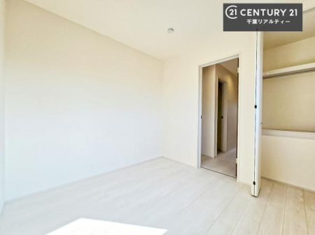 �q������ ���[�X�y�[�X�����Ă��܂��I�������X�b�L�����ڂ��鎖���ł��܂��ˁB
�Ƌ��I�΂Ȃ��V���v���ȃf�U�C���ׁ̈A�Ƌ��I�΂����C�ɓ���̋�ԍ�肪�ł������ł��ˁB