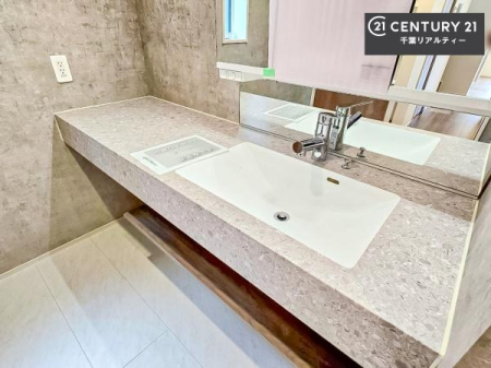���ʑ�E���ʏ� �[�����ʑ�{�E���́A�������˂ɂ����̂ł�����ꂪ�y�X�I���������ۂĂ܂��I
�L���C�Ȑ��ʏ��Ŏ��������̃��`�x�[�V�������オ��܂��ˁI