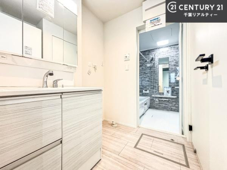 ���ʑ�E���ʏ� �g�Ȃ�𐮂�����ʏ��́A���������厖�ł��I������̐������̂��镵�͋C�����o�I�C�����悭���g�����������܂��B
