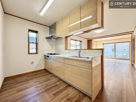 �L�b�`�� ��Ƃ肠�钲���X�y�[�X�ō�Ƃ����₷�����K�ȃL�b�`���ł��I
���q�l�ƈꏏ�ɂ��َq������y���߂�L�X�X�y�[�X�ł��B�y�����������ԂɂȂ肻���ł��ˁI