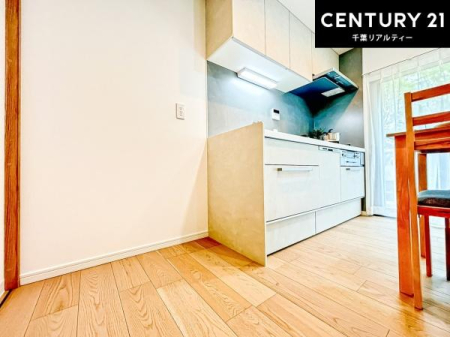 �L�b�`�� ���[�X�y�[�X���L�x�ŁA�����X�y�[�X���X�b�L���ƕЕt���Ђ�`�����p�ł��܂��I
���K�ɍ�Ƃ��ł��A�Ǝ��̌����A�b�v�I�����̗���������܂��I