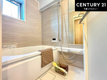 ���� �������������l�̕��͋C�̃o�X���[���́A�����o�Ă��ăo�X�^�C�����[���I
���d���撣���Ă��邲�J���ɂ��D�݂̍���̓����܂����āA�y����ł݂Ă͂������ł��傤���H