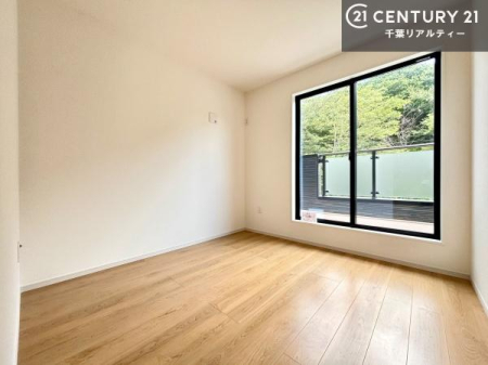 �m�� �o���R�j�[�ɖʂ��Ă���m���ł��B���邭�����肪����A���C����������ł��܂��I���N���āA�O�ɏo�Ĕw�L�т����[�ċz�����ǂ������}������邱�Ƃ��ł��܂��B