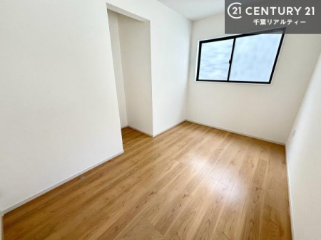 �m�� �S�����Ɏ��[�X�y�[�X���m�ۂ����A��炵�₷���ɔz�����ꂽ�Z�܂��B���[�ꏊ�ɍ���ɂ����A�������ڂ��₷�����K�ȏZ��Ԃł��B