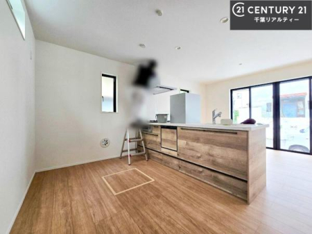 �L�b�`�� ��Ƃ肠�钲���X�y�[�X�ō�Ƃ����₷�����K�ȃL�b�`���ł��I
���q�l�ƈꏏ�ɂ��َq������y���߂�L�X�X�y�[�X�ł��B�y�����������ԂɂȂ肻���ł��ˁI