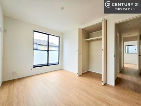 �m�� �o���R�j�[�ɖʂ��Ă���m���ł��B���邭�����肪����A���C����������ł��܂��I���N���āA�O�ɏo�Ĕw�L�т����[�ċz�����ǂ������}������邱�Ƃ��ł��܂��B