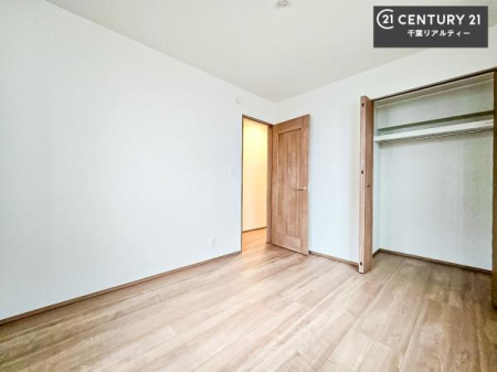 �q������ ���[�X�y�[�X�����Ă��܂��I�������X�b�L�����ڂ��鎖���ł��܂��ˁB
�Ƌ��I�΂Ȃ��V���v���ȃf�U�C���ׁ̈A�Ƌ��I�΂����C�ɓ���̋�ԍ�肪�ł������ł��ˁB