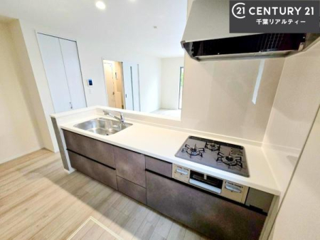 �L�b�`�� ��Ƃ肠�钲���X�y�[�X�ō�Ƃ����₷�����K�ȃL�b�`���ł��I
���q�l�ƈꏏ�ɂ��َq������y���߂�L�X�X�y�[�X�ł��B�y�����������ԂɂȂ肻���ł��ˁI