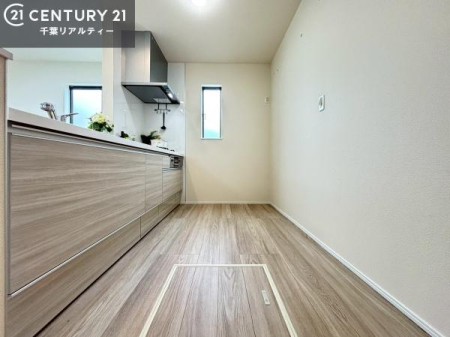 �L�b�`�� ���[�X�y�[�X���L�x�ŁA�����X�y�[�X���X�b�L���ƕЕt���Ђ�`�����p�ł��܂��I
���K�ɍ�Ƃ��ł��A�Ǝ��̌����A�b�v�I�����̗���������܂��I