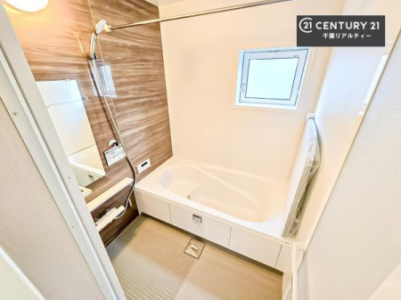 ���� �������������l�̕��͋C�̃o�X���[���́A�����o�Ă��ăo�X�^�C�����[���I
���d���撣���Ă��邲�J���ɂ��D�݂̍���̓����܂����āA�y����ł݂Ă͂������ł��傤���H