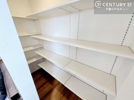 ���[ ���[�X�y�[�X���L�x�ŁA���Z��Ԃ����ł��Еt���܂��I
