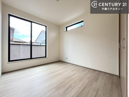 �m�� �o���R�j�[�ɖʂ��Ă���m���ł��B���邭�����肪����A���C����������ł��܂��I���N���āA�O�ɏo�Ĕw�L�т����[�ċz�����ǂ������}������邱�Ƃ��ł��܂��B