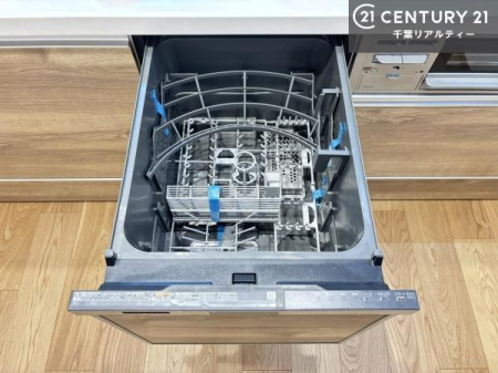 �L�b�`�� �H��@�t���̃L�b�`���ł��I�Z���������r��h�~�Ƃ��đ�ϊ��􂷂�֗��Ȏd�l�ł��I�r���g�C���Ȃ̂ŃL�b�`���̏ꏊ����炸�����X�y�[�X���L���g�����Ƃ��o���܂��I