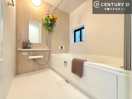 ���� �������������l�̕��͋C�̃o�X���[���́A�����o�Ă��ăo�X�^�C�����[���I
���d���撣���Ă��邲�J���ɂ��D�݂̍���̓����܂����āA�y����ł݂Ă͂������ł��傤���H