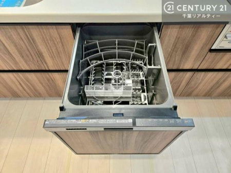 �L�b�`�� �H��@�t���̃L�b�`���ł��I�Z���������r��h�~�Ƃ��đ�ϊ��􂷂�֗��Ȏd�l�ł��I�r���g�C���Ȃ̂ŃL�b�`���̏ꏊ����炸�����X�y�[�X���L���g�����Ƃ��o���܂��I