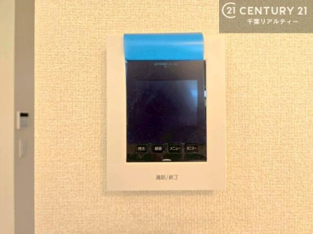 ���̑����� TV���j�^�[�t���C���^�[�z��������A�K��҂��f���Ŋm�F���Ă���Ή��ł��邽�߁A�h�Ɩʂ����S�ł��B���q�l�̂�����Ԏ��ɂ��S�����A���Ƒ��̈��S�E���S�ȕ�炵���T�|�[�g���܂��B