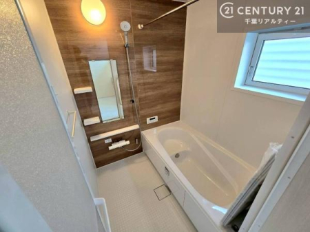 ���� �������������l�̕��͋C�̃o�X���[���́A�����o�Ă��ăo�X�^�C�����[���I
���d���撣���Ă��邲�J���ɂ��D�݂̍���̓����܂����āA�y����ł݂Ă͂������ł��傤���H