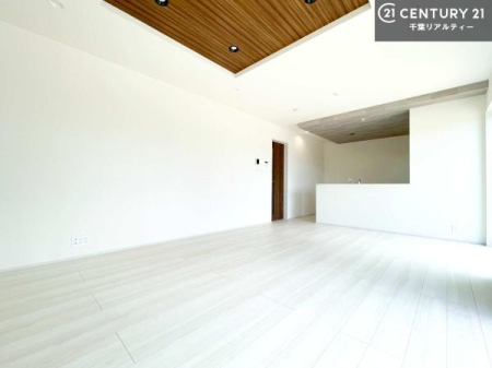 ���r���O �S�n�ǂ����r���O�͉Ƒ������R�ƏW�܂�܂��B�Ƒ��c�R�̎��Ԃ����������ł��B���Ƒ��ƁA����w�[���������Ԃ��߂��������ł��ˁB