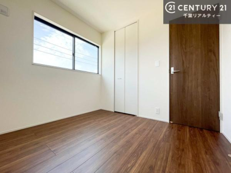 �m�� �V���v���Ƀf�U�C������Ă��邽�߁A�Ƌ��I�т܂���I
���C�ɓ���̉Ƌ��u���Ă��낰���Ԃ���邱�Ƃ��ł��܂��B
